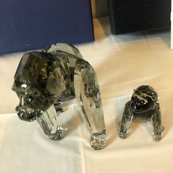 Swarovski Gorillas Endangered Wildlife series Parent & baby original box and COA - Picture 3 of 10